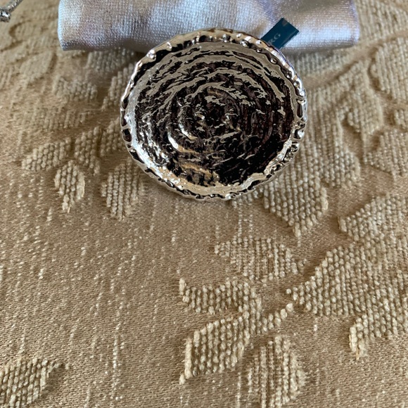 Ring - Picture 2 of 2